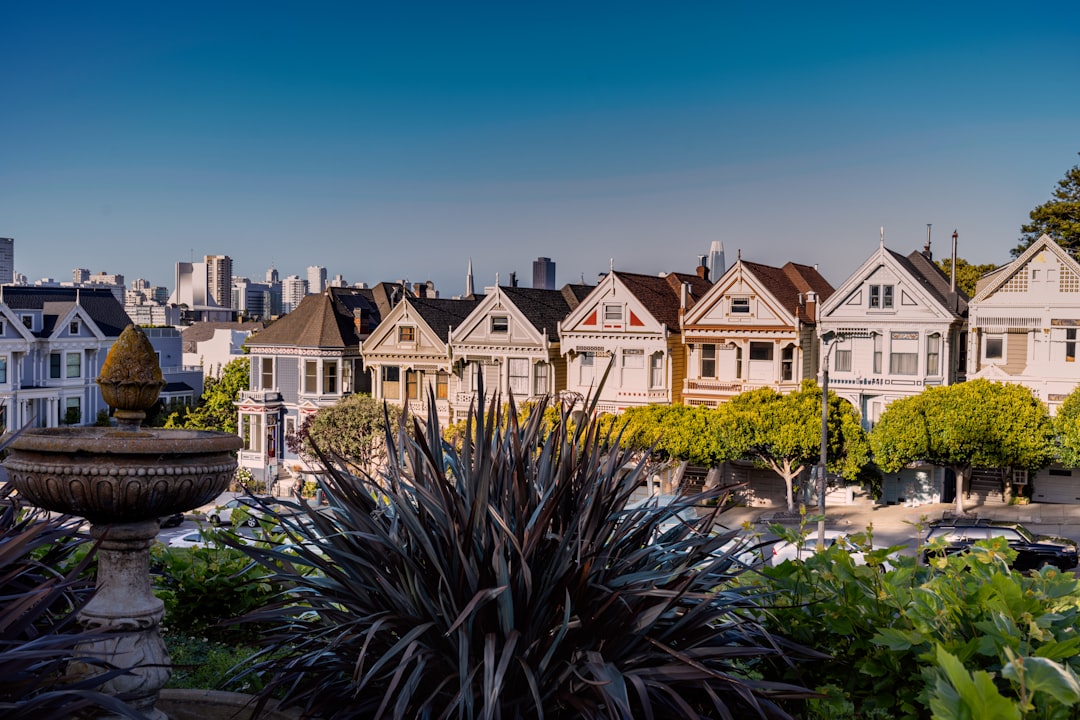 Victorian Painted Ladies houses at Alamo Square, San Francisco