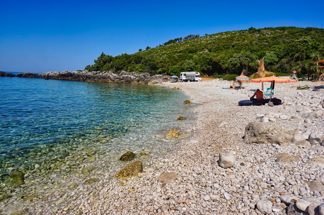 La riviera albanaise avec ses eaux turquoise