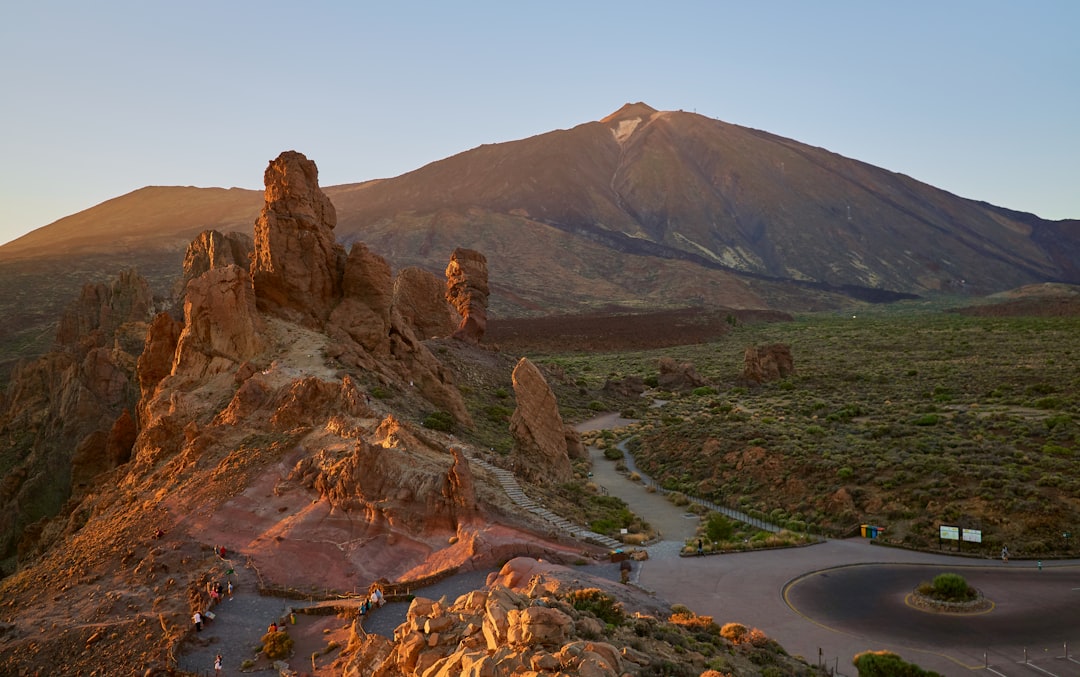 Paysage volcanique de Tenerife avec le Teide en arrière-plan